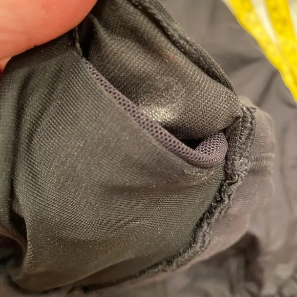 Lululemon Black Criss Cross Back Sports Bra - Picture 4 of 5